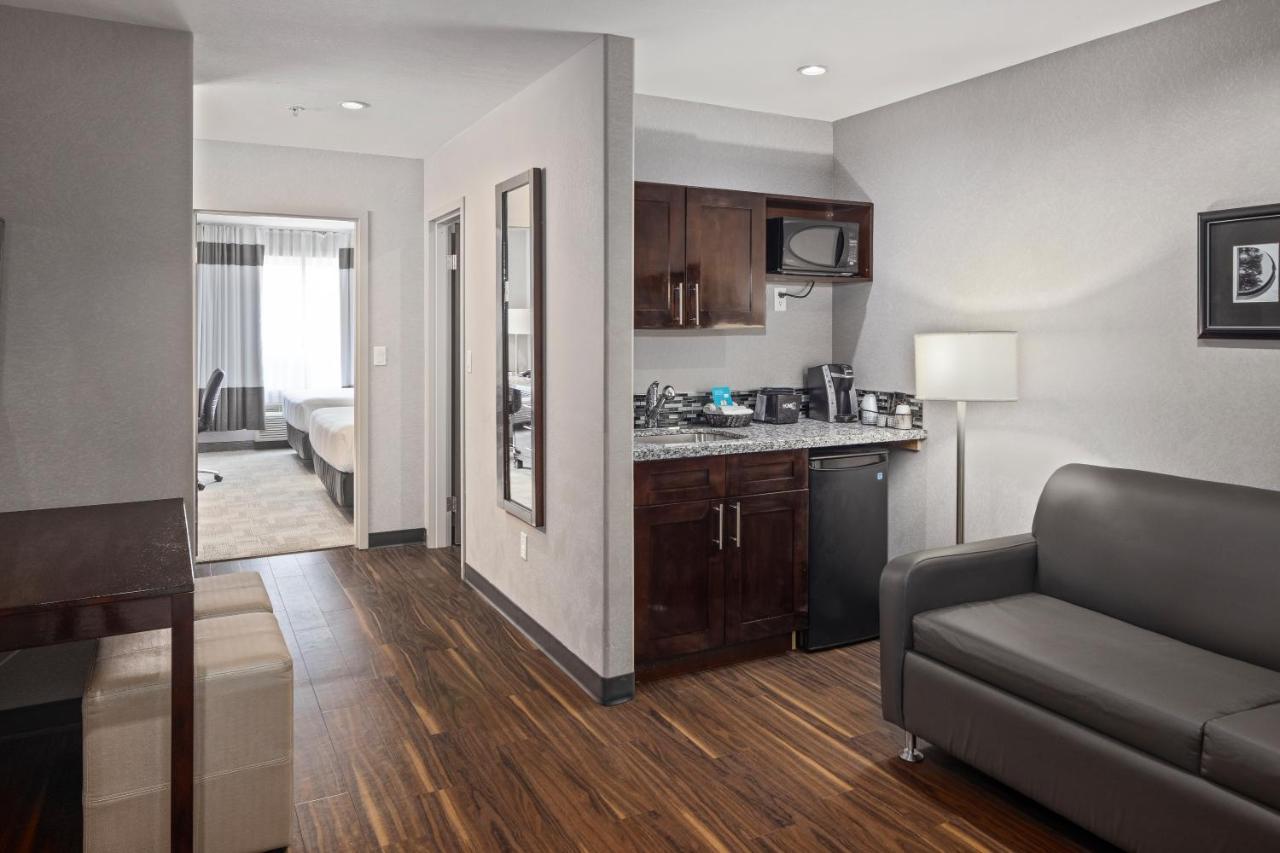 Home Inn & Suites Regina Airport المظهر الخارجي الصورة