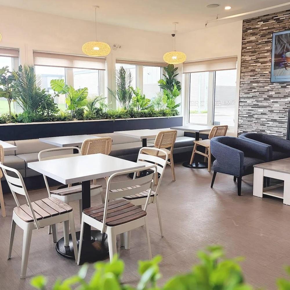 Home Inn & Suites Regina Airport المظهر الخارجي الصورة