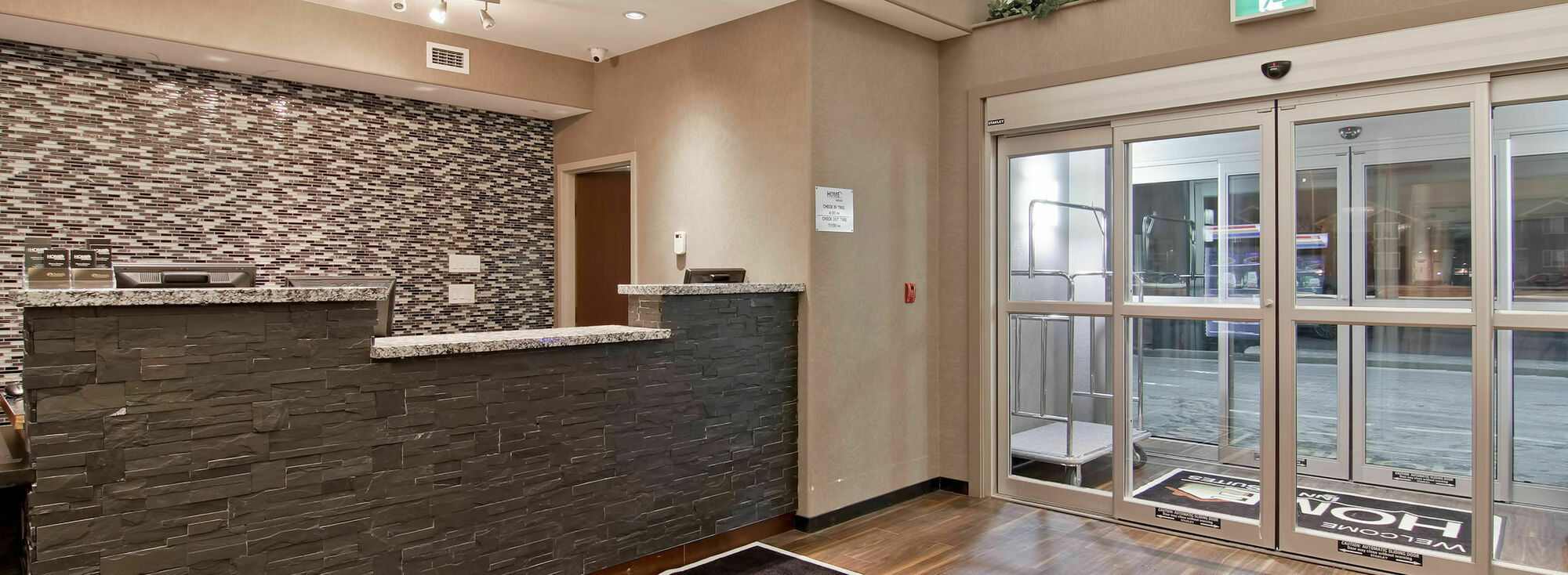 Home Inn & Suites Regina Airport المظهر الخارجي الصورة